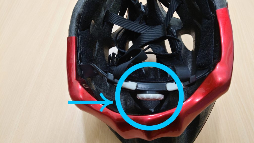 直排輪護具的選擇與穿戴|裝備指南 10 安全帽-穿1